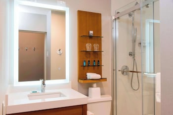 Family Suite, Multiple Beds, Pool View