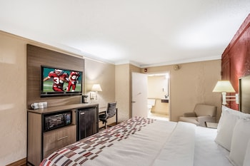 Superior Room, 1 King Bed, Accessible, Non Smoking (Roll-In Shower)