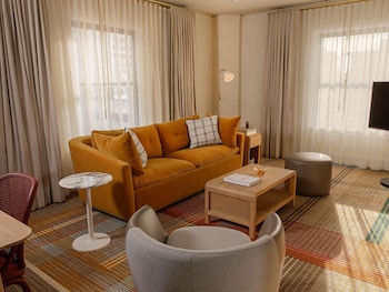 Suite, 1 Bedroom, Corner