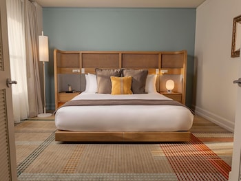 Suite, 1 Bedroom, Corner (Accessible, Rollin Shower, Nespresso)