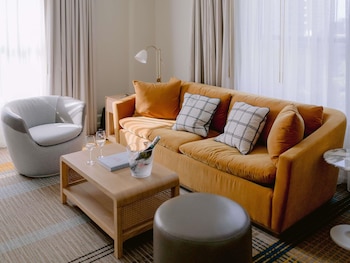 Premier Suite, 1 Bedroom, Corner (Nespresso)