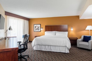 Deluxe Room, 1 King Bed, Balcony