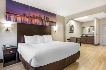 Room, 1 King Bed, Non Smoking (Upgrade)