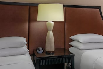 Room, 2 Double Beds, Non Smoking, Pool View