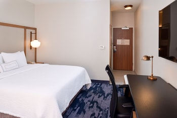 Room, 1 King Bed (Mobility/Hearing Access, Roll-In Shwr)