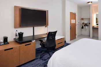 Room, 1 King Bed, Hearing Accessible (Accessible Bathtub)