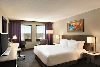 Classic Room, 1 King Bed, City View