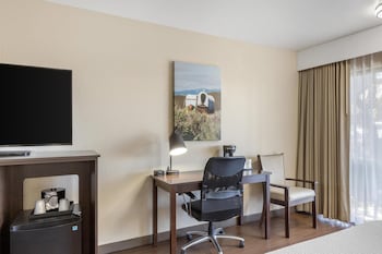 Standard Room, 2 Queen Beds, Non Smoking, Patio (1st Floor;Pet Friendly)