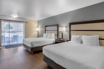 Standard Room, 2 Queen Beds, Non Smoking, Patio (1st Floor;Pet Friendly)
