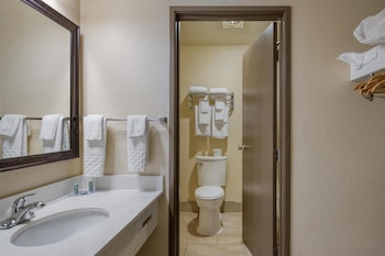 Standard Room, 2 Queen Beds, Non Smoking, Patio (1st Floor)