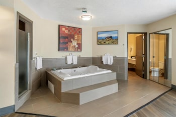 Suite, 1 King Bed, Non Smoking, Jetted Tub