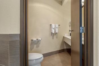 Suite, 1 King Bed, Non Smoking, Jetted Tub