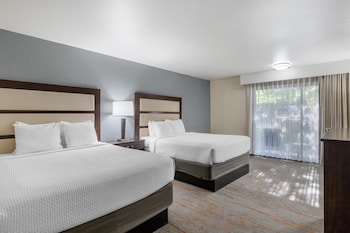 Standard Room, 2 Queen Beds, Accessible, Patio