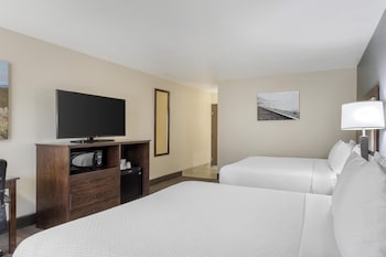 Standard Room, 2 Queen Beds, Non Smoking, Balcony (2nd Floor)