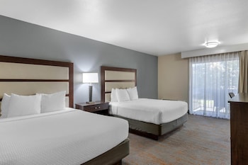 Standard Room, 2 Queen Beds, Non Smoking, Balcony (2nd Floor)