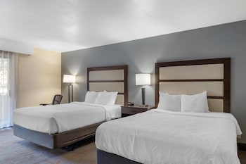 Standard Room, 2 Queen Beds, Non Smoking, Patio (1st Floor)