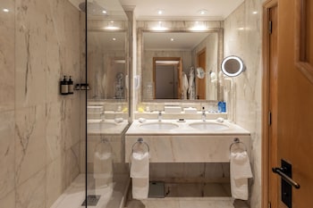 Double or Twin Room, Garden View (Lagoon Side)