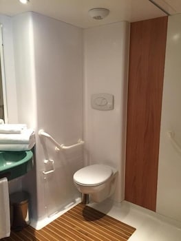 Standard Room, 1 King Bed, Accessible
