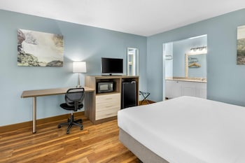 Standard Room, 1 King Bed, Non Smoking