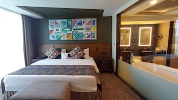 Signature Suite