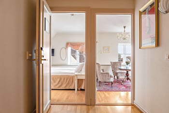 Suite, Multiple Beds, Non Smoking, Sea View (Living Room)
