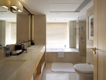 Sky Side Harbour Room