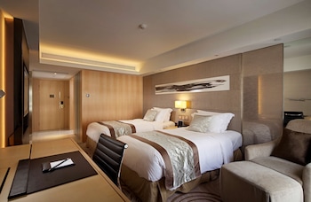Deluxe Room, City View