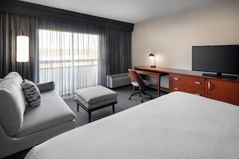 Room, 1 King Bed with Sofa bed (Hearing Accessible)