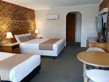 Standard Room - 1 Queen Bed and 1 Twin Bed or 1 Queen Bed