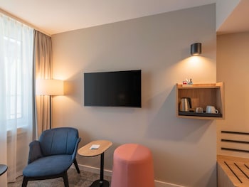 Standard Room, 1 Queen Bed