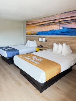 Double Room, 2 Double Beds (Smoking)