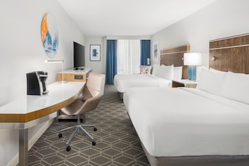 Room, 2 Double Beds, Transfer Shower, Non Smoking (Communications Accessible)