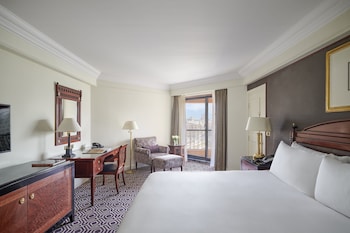 Classic Room, 1 King Bed, City View
