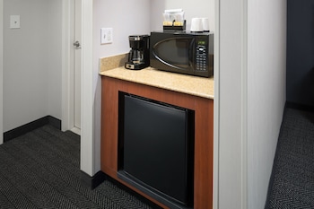 Room, 2 Queen Beds, Accessible Bathtub