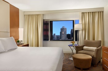 Executive Suite, 1 King Bed, City View