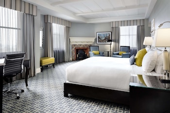Signature Room, 1 King Bed, Non Smoking