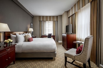 Fairmont King NS Suite Bedroom