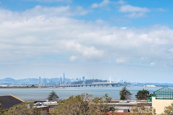 Room, 1 King Bed, Bay View (Hearing Accessible)