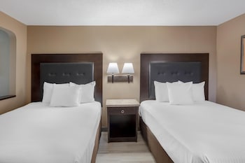 Standard Room, 2 Queen Beds, Non Smoking, Refrigerator & Microwave (Oversized Room)