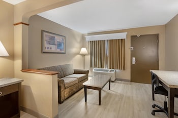 Standard Room, 1 King Bed, Non Smoking, Refrigerator & Microwave (Oversized Room)
