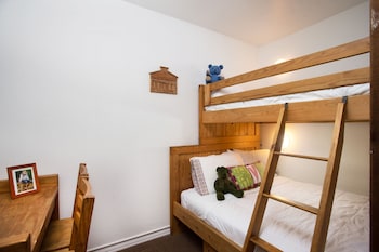 Family Room, Multiple Beds