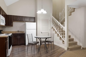 Suite, Multiple Beds, Non Smoking (Loft)