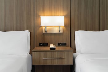 Standard Room, 2 Queen Beds, Park View (Centennial Park View)