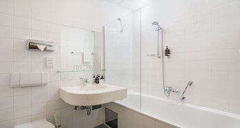 Classic Room, 1 Double Bed, Bathtub