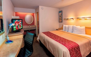 Standard Room, 1 King Bed (Smoke Free)