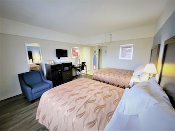 Standard Room, 2 Double Beds, Non Smoking, Refrigerator & Microwave