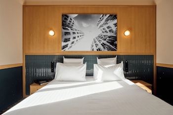 Panoramic Room