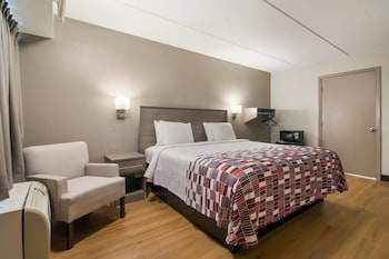 Business Room, 1 King Bed, Accessible (Smoke Free)