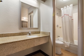 Standard Room, 1 King Bed (Smoke Free)