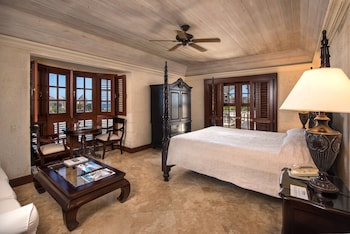 2 Bed Ocean View Suite with 28ft Pool